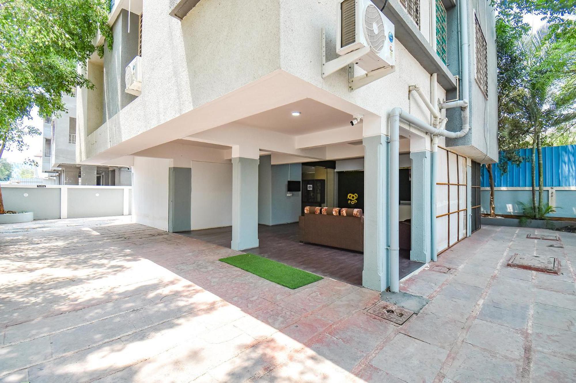 Fabhotel Skylight Studio Rooms - Nr Mcf Camp بونة المظهر الخارجي الصورة