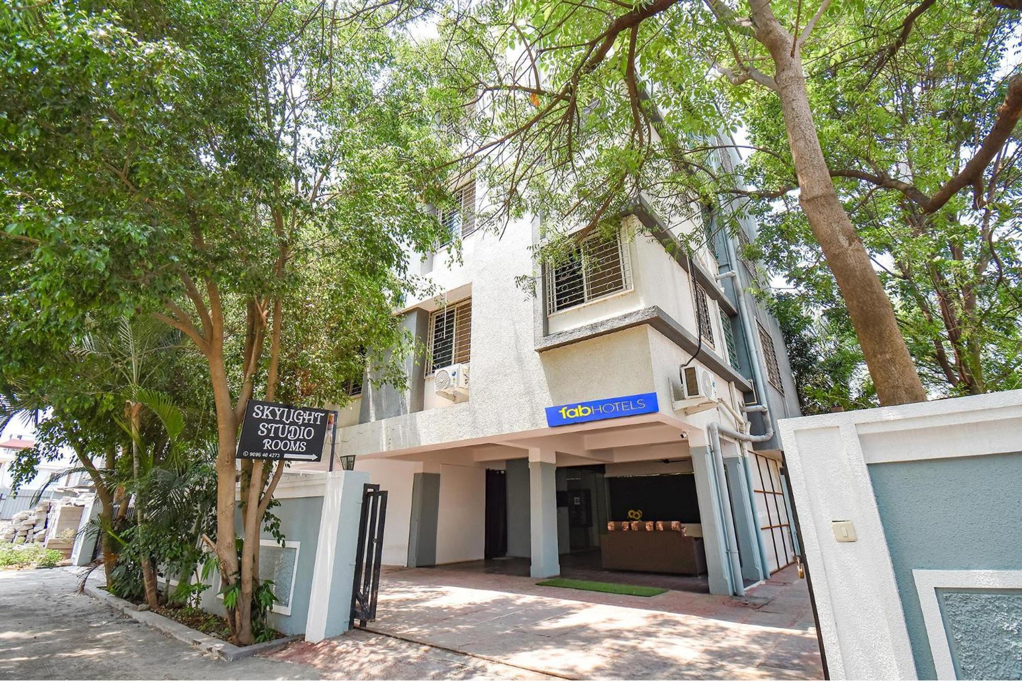 Fabhotel Skylight Studio Rooms - Nr Mcf Camp بونة المظهر الخارجي الصورة