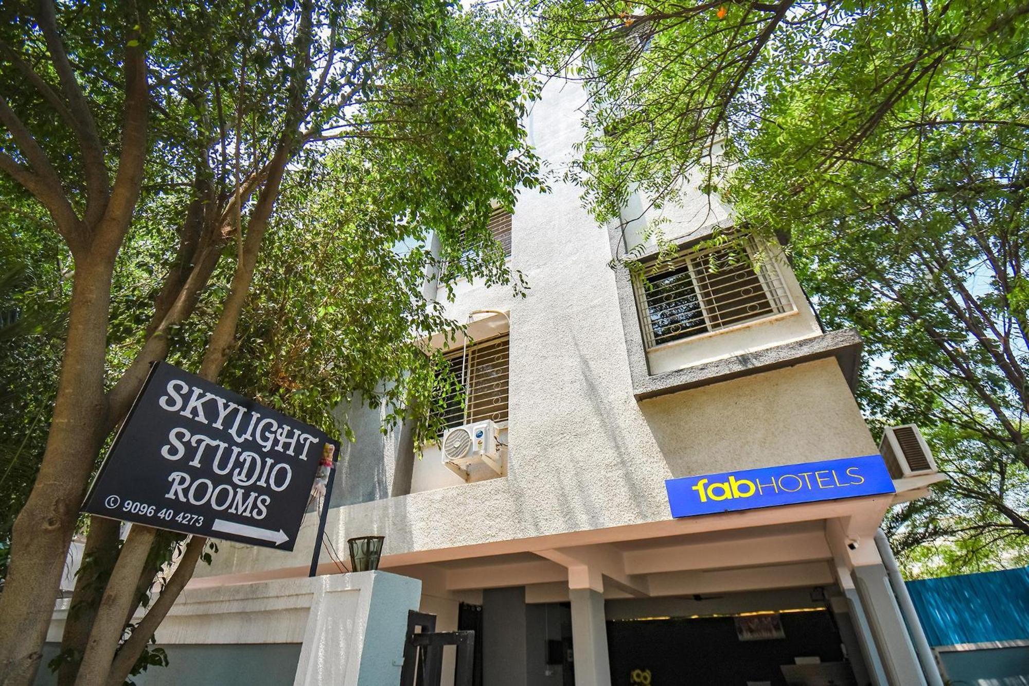 Fabhotel Skylight Studio Rooms - Nr Mcf Camp بونة المظهر الخارجي الصورة